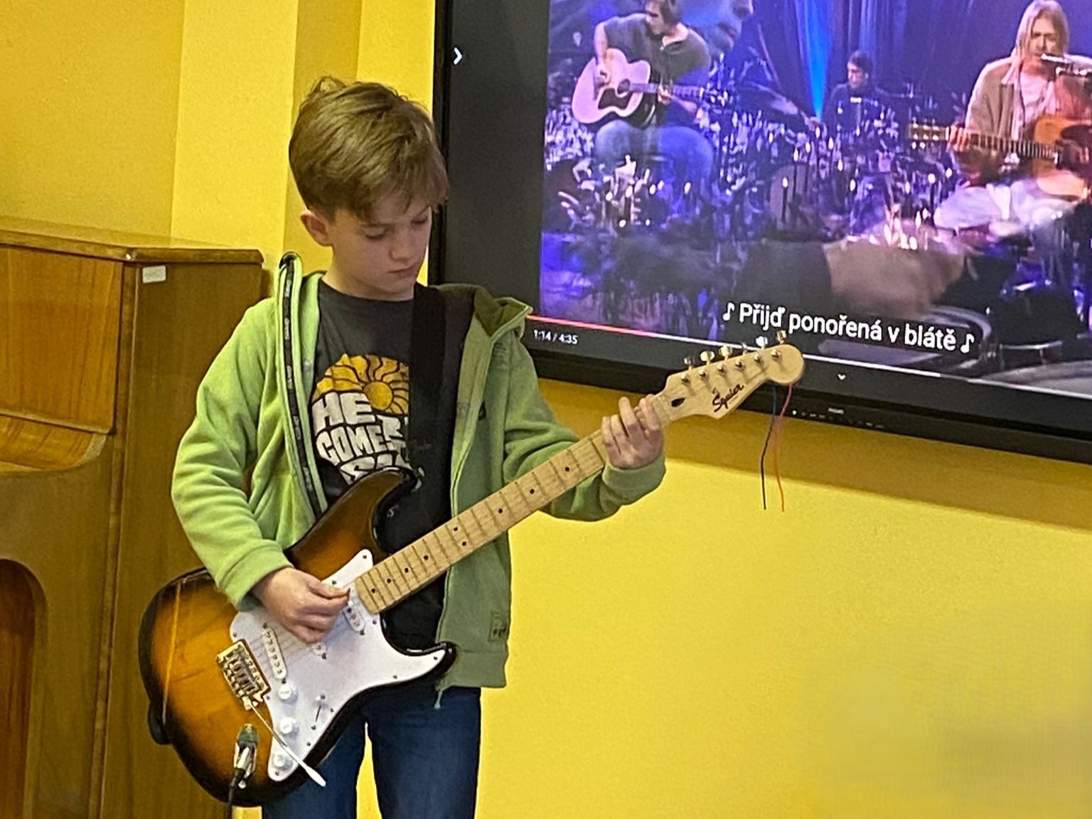 CHŁOPAK Z GITARĄ  
